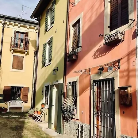 Romeos Public Free Parking Bike Holiday home