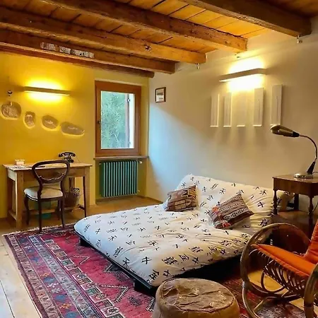 Romeos Public Free Parking Bike Holiday home